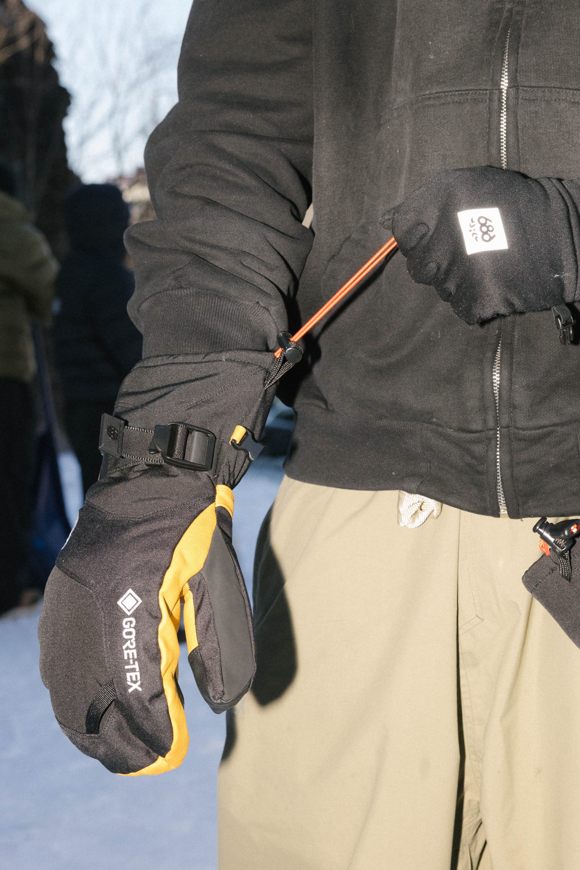 686 Men's GORE-TEX Leather Linear™ Mitt - Image 9