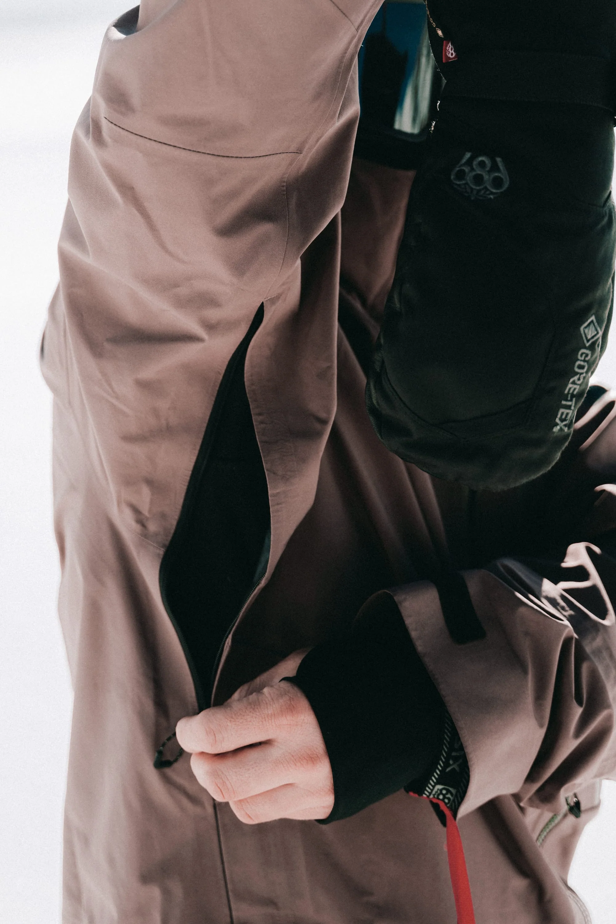 686 Men's GORE-TEX 3L ATV Thermagraph® Jacket - Image 13