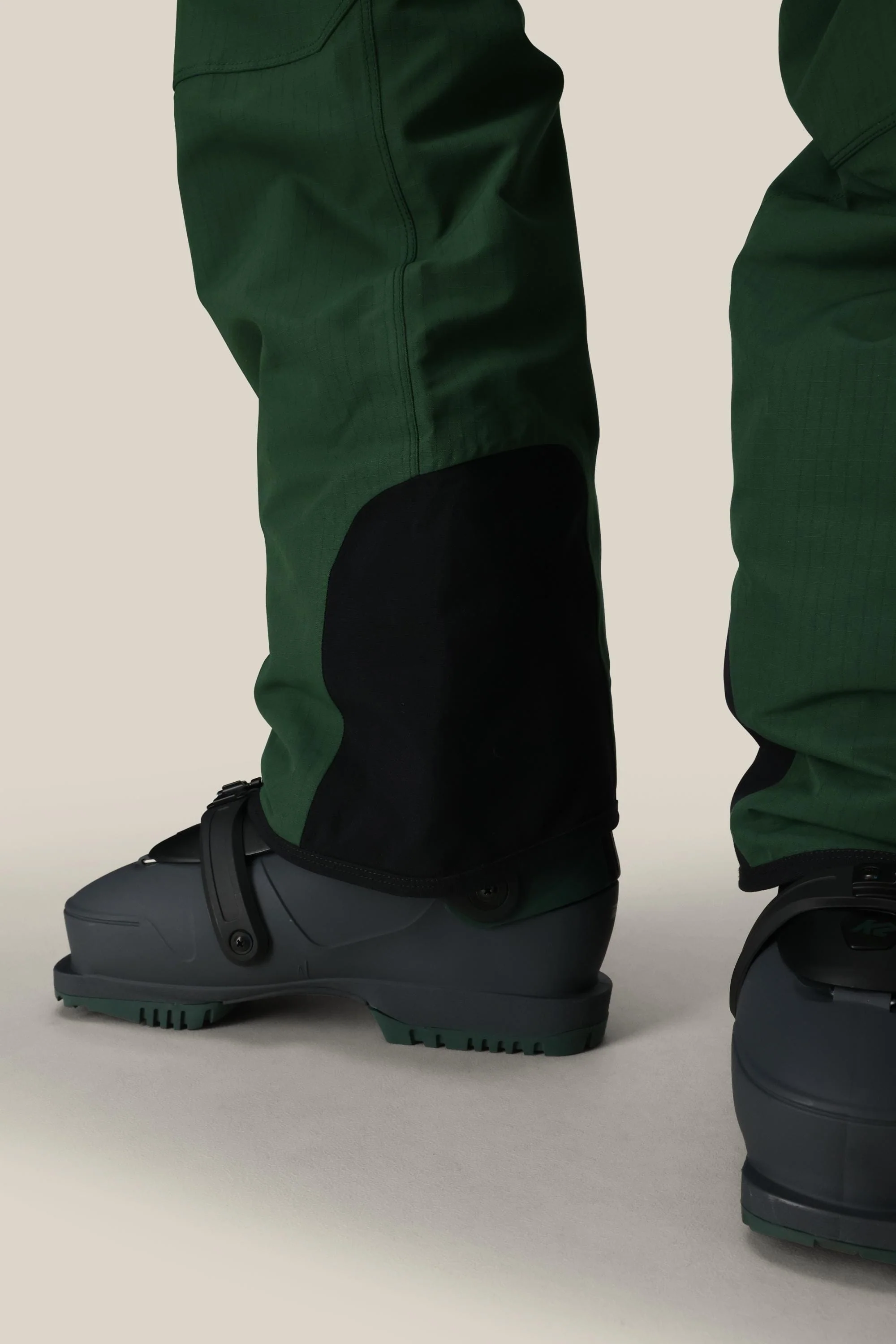686 Men's Hot Lap™ Insulated Bib - Image 28