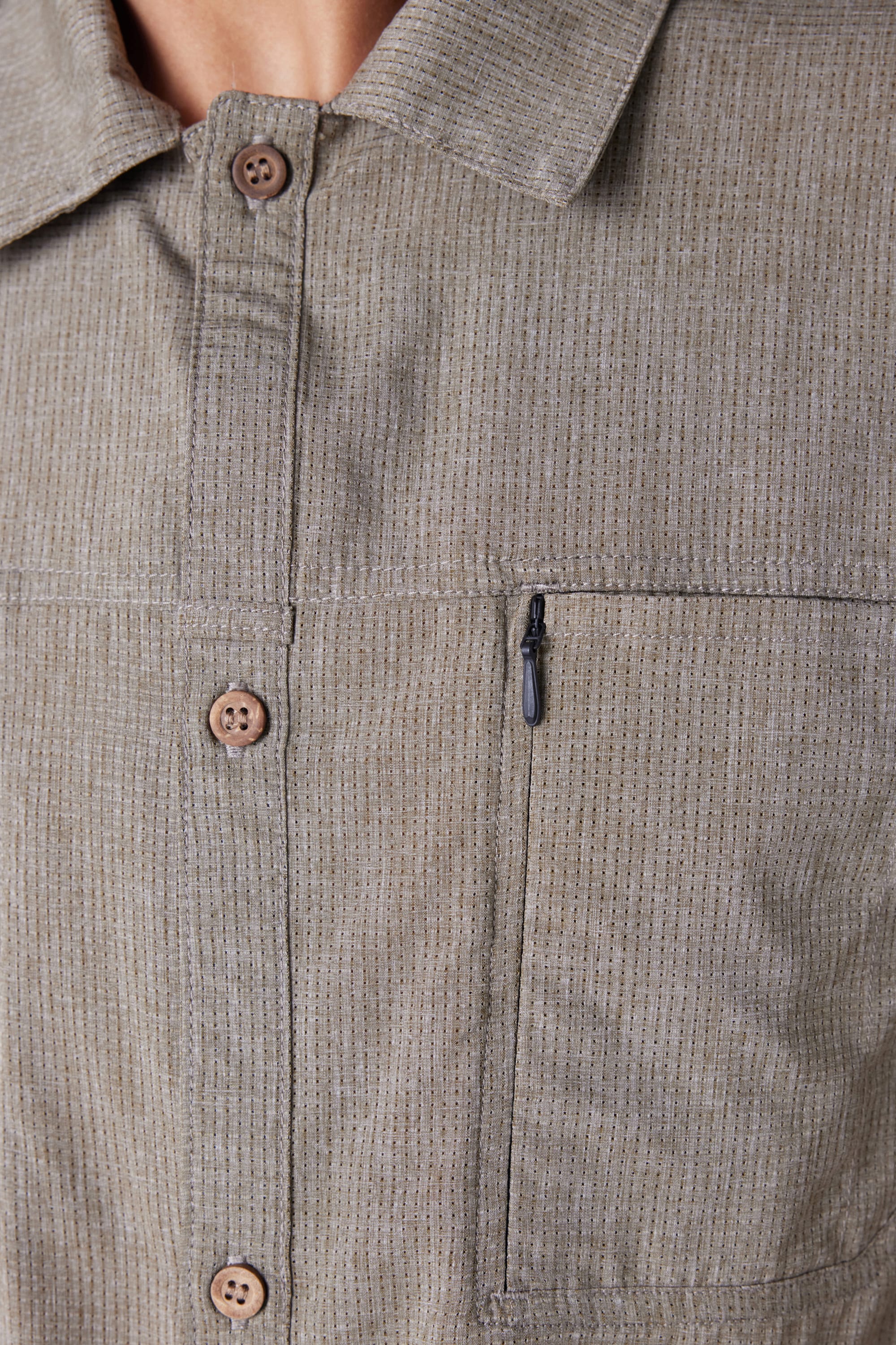 686 Men's Seeker Perforated Button Up - Image 4