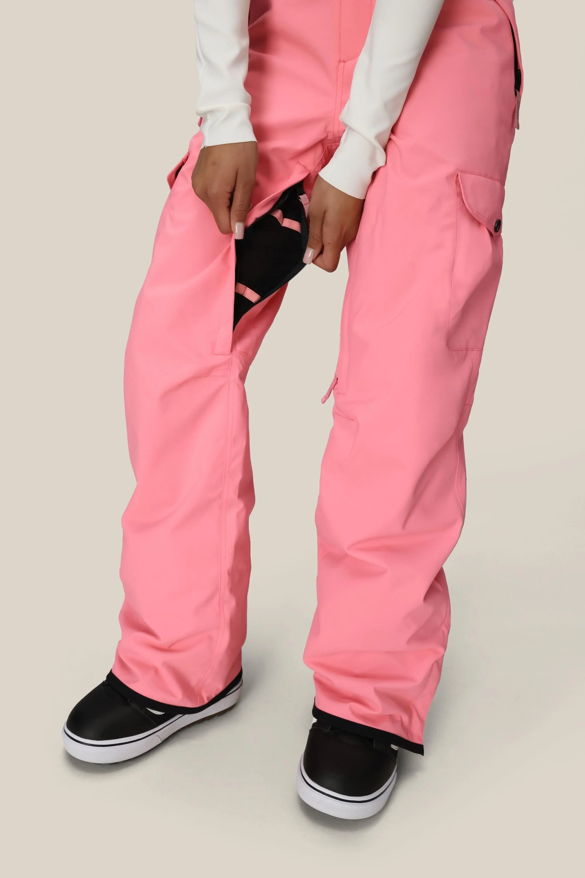 686 Women's Aura™ Insulated Cargo Pant - Image 16