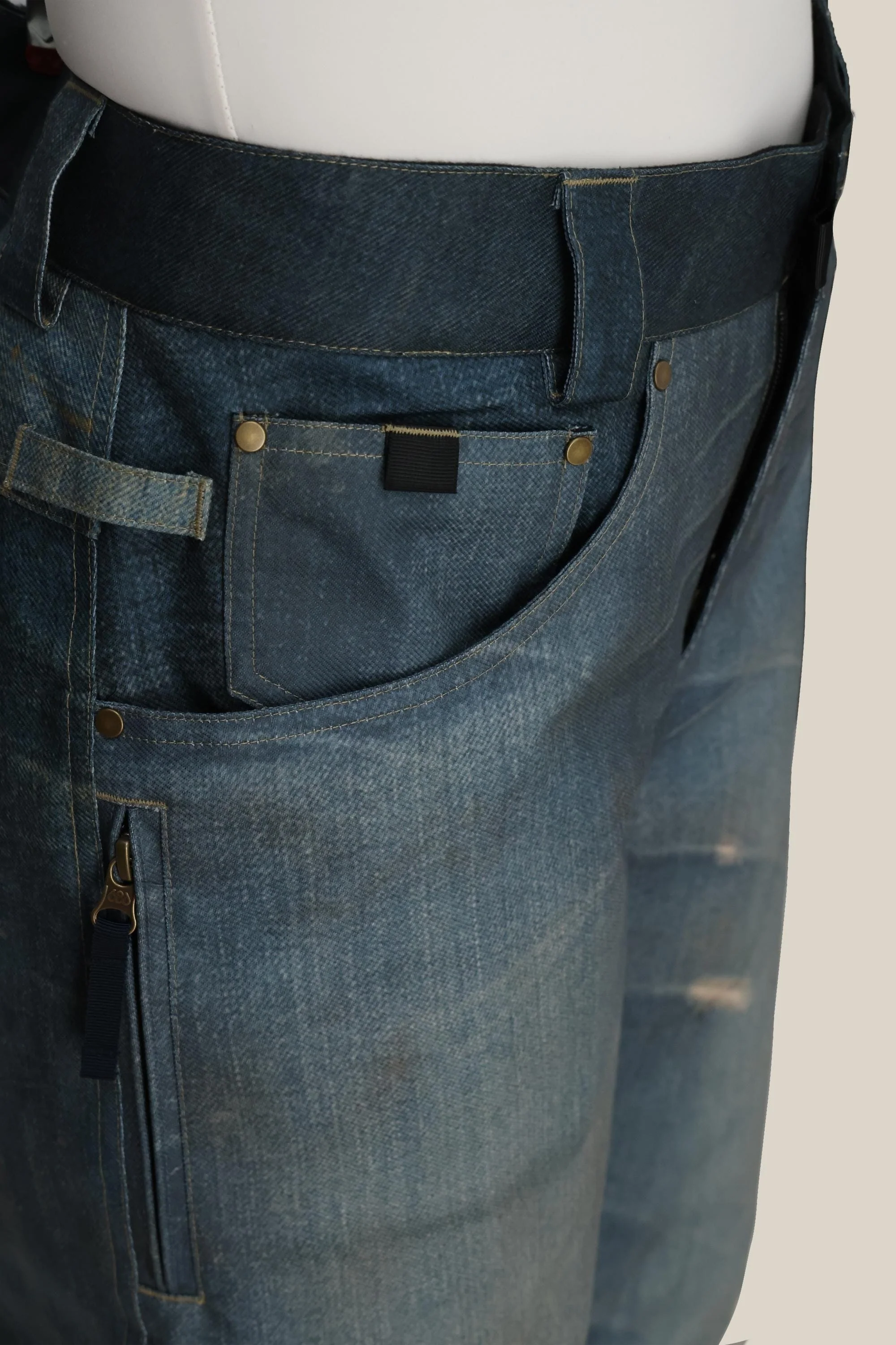 686 Women's Deconstructed™ Denim Insulated Pant - Image 6