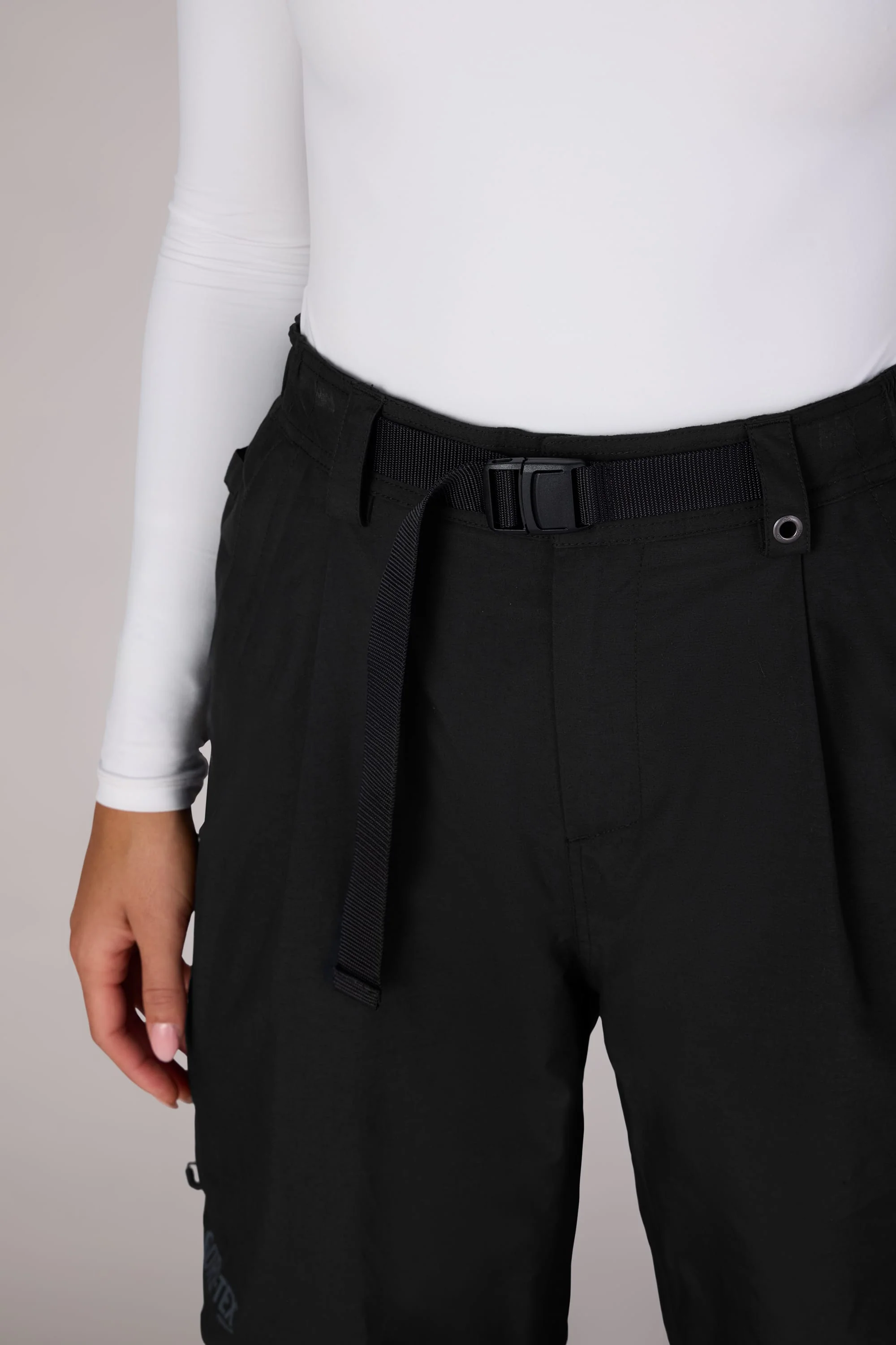 686 Women's GORE-TEX Outline™ Shell Pant - Image 6
