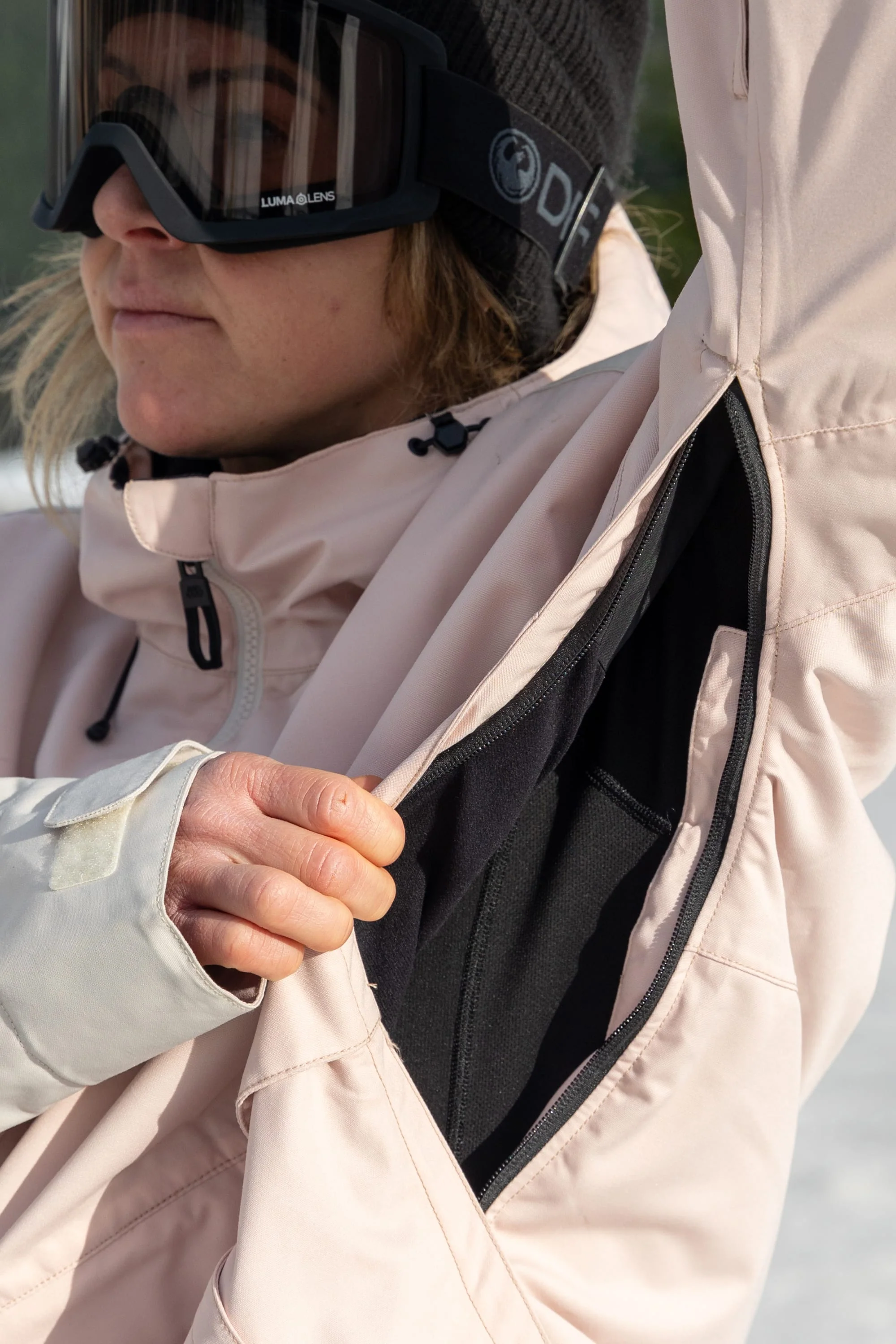 686 Women's Outline™ Shell Anorak - Image 21